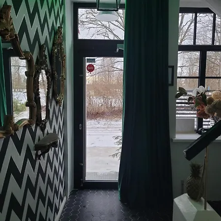 Boutique Mengeles Pienotava Villa Mengele